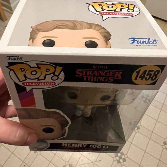 Funko Pop HENRY/001 Stranger Things Vinyl Figure - Picture 6 of 8
